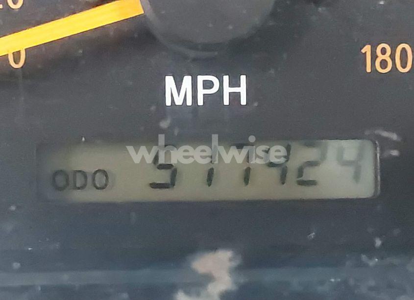 Photo 16 of 2004 Toyota Tundra SR5 V8 (VIN 5TBDT44104S447278)