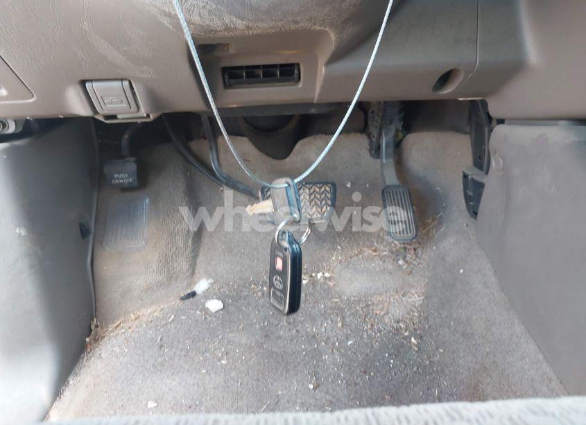 Photo 11 of 2005 Toyota Tundra SR5 V8 (VIN 5TBDT44105S476233)