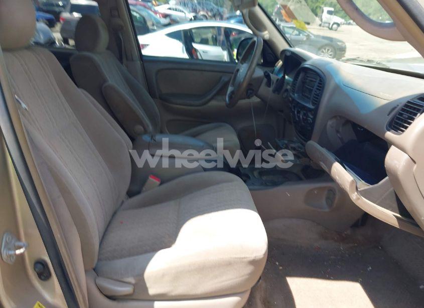 Photo 5 of 2005 Toyota Tundra SR5 V8 (VIN 5TBDT44105S476233)