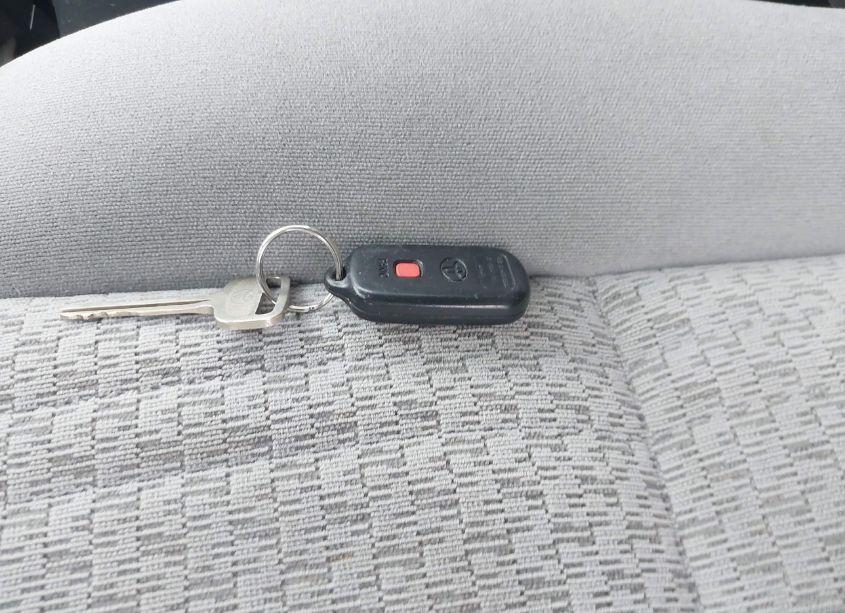 Photo 11 of 2005 Toyota Tundra SR5 V8 (VIN 5TBDT44105S486857)