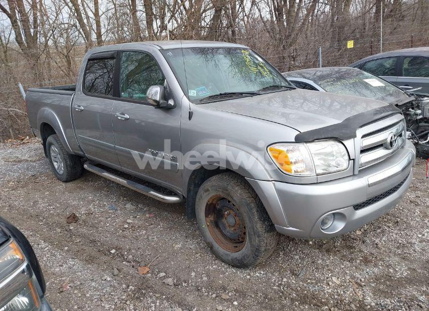2006 Toyota Tundra SR5 V8 (VIN 5TBDT44106S527361) main photo