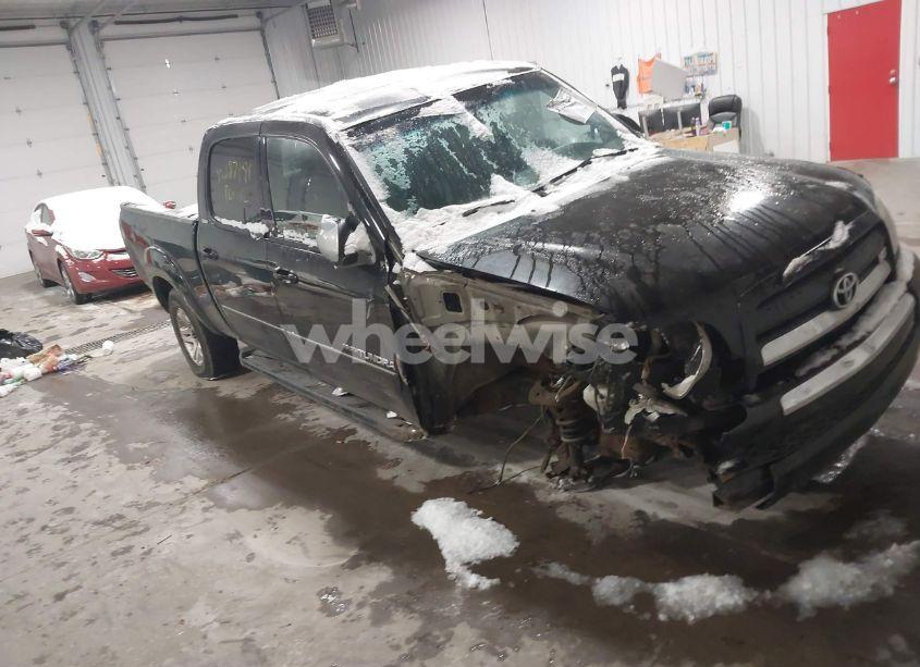 2005 Toyota Tundra SR5 V8 (VIN 5TBDT44115S471767) main photo