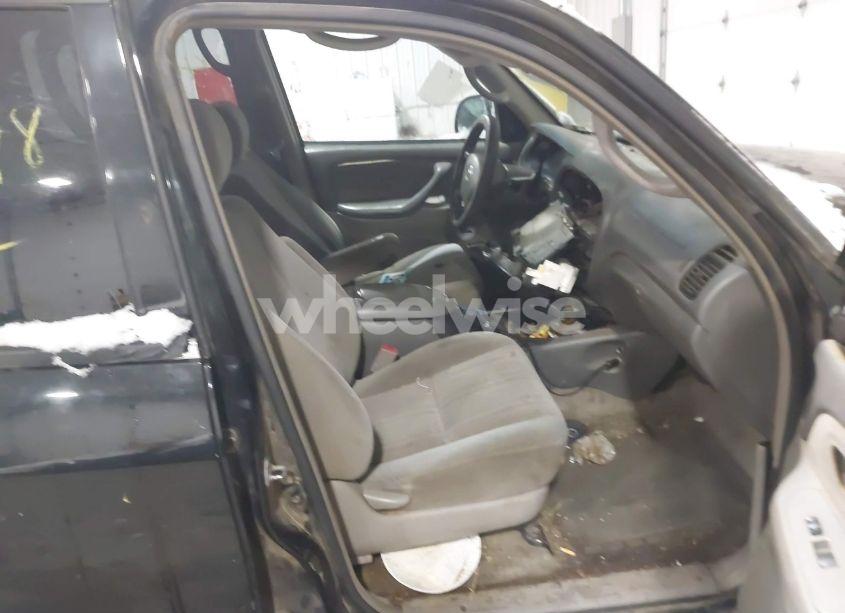 Photo 5 of 2005 Toyota Tundra SR5 V8 (VIN 5TBDT44115S471767)