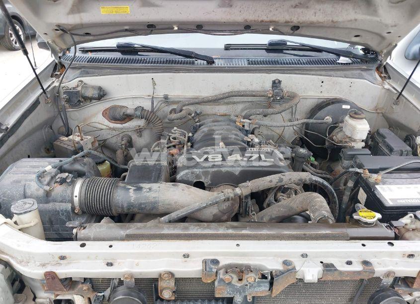 Photo 10 of 2005 Toyota Tundra SR5 V8 (VIN 5TBDT44115S480257)