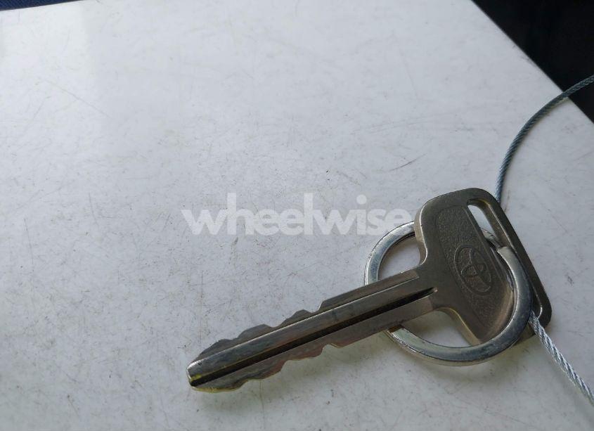 Photo 11 of 2005 Toyota Tundra SR5 V8 (VIN 5TBDT44115S480257)