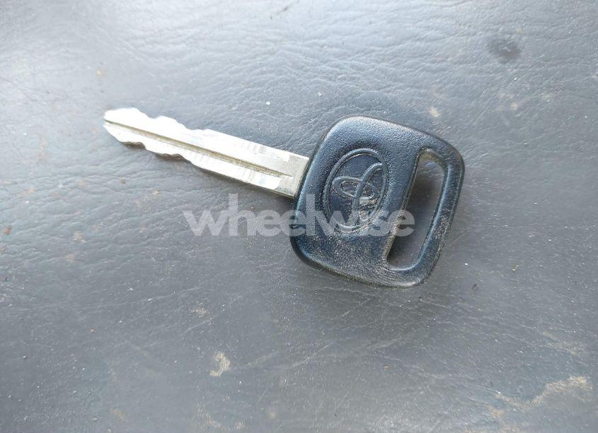 Photo 11 of 2006 Toyota Tundra SR5 V8 (VIN 5TBDT44116S553385)