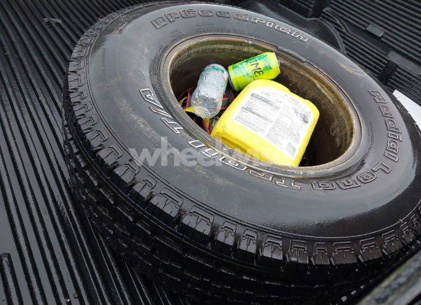 Photo 12 of 2004 Toyota Tundra SR5 V8 (VIN 5TBDT44124S439652)