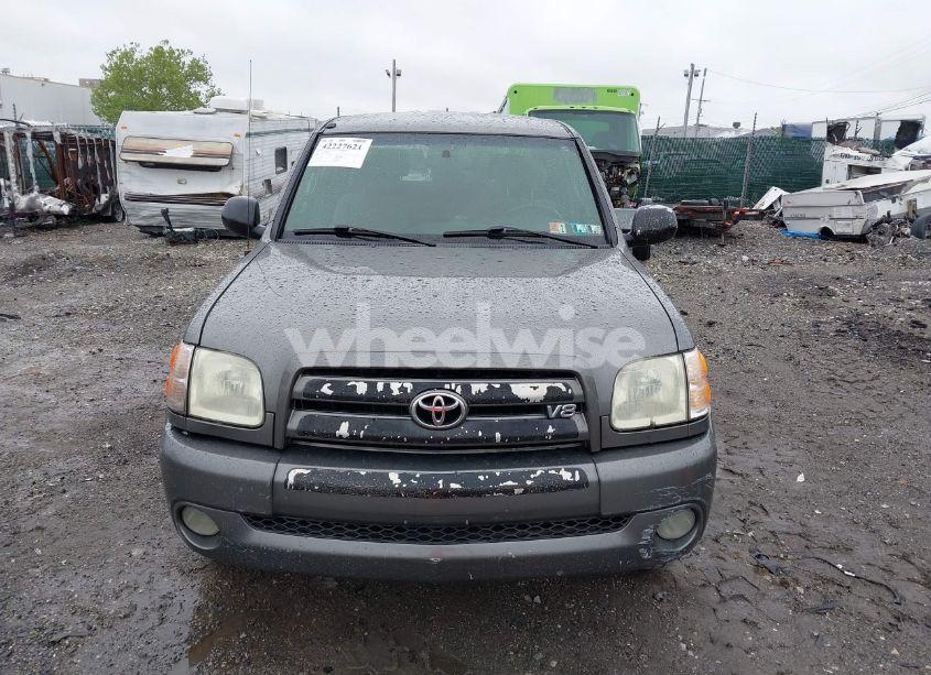 Photo 13 of 2004 Toyota Tundra SR5 V8 (VIN 5TBDT44124S439652)
