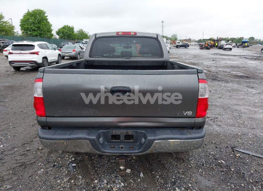 Photo 17 of 2004 Toyota Tundra SR5 V8 (VIN 5TBDT44124S439652)