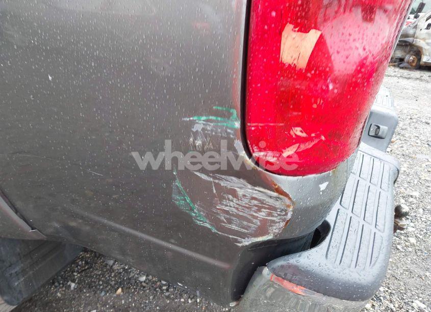 Photo 6 of 2004 Toyota Tundra SR5 V8 (VIN 5TBDT44124S439652)