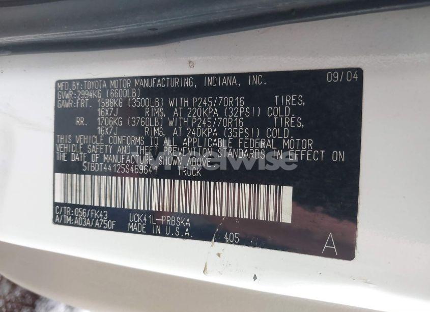 Photo 9 of 2005 Toyota Tundra SR5 V8 (VIN 5TBDT44125S469641)