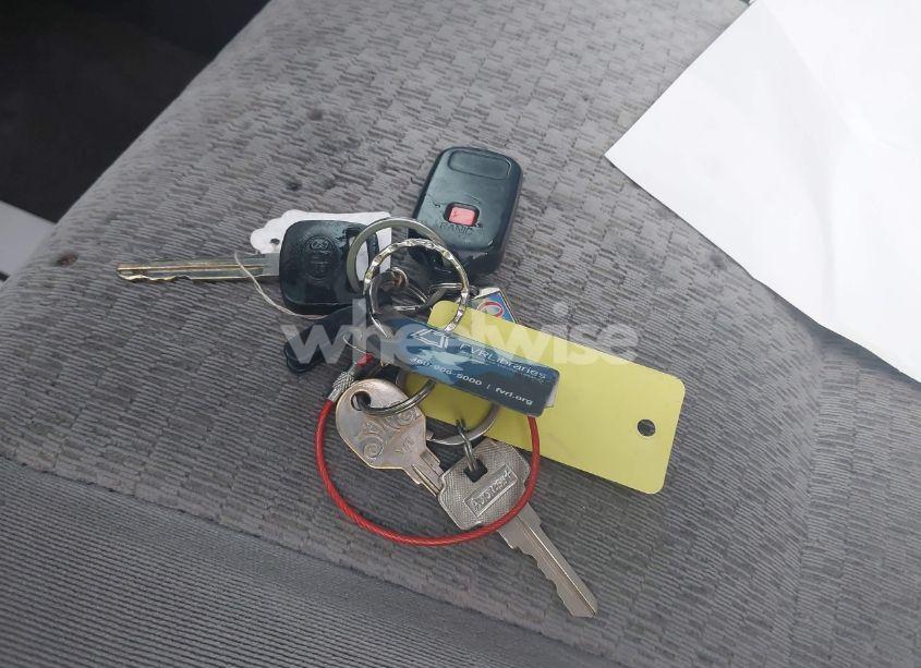 Photo 11 of 2005 Toyota Tundra SR5 V8 (VIN 5TBDT44135S487713)