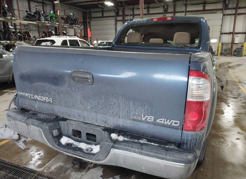 Photo 16 of 2004 Toyota Tundra SR5 V8 (VIN 5TBDT44144S458784)