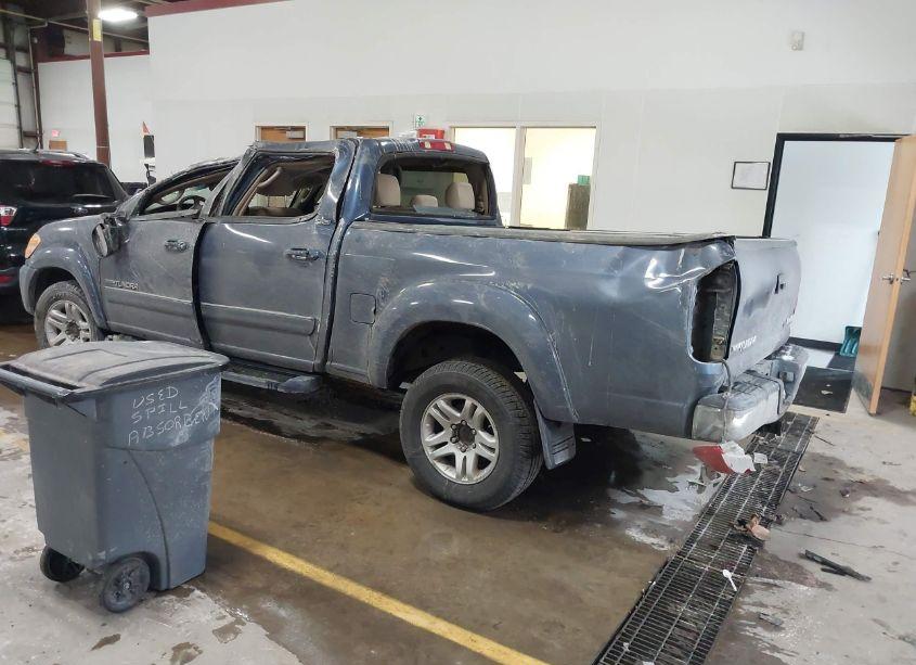 Photo 3 of 2004 Toyota Tundra SR5 V8 (VIN 5TBDT44144S458784)