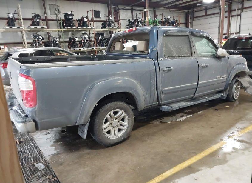 Photo 4 of 2004 Toyota Tundra SR5 V8 (VIN 5TBDT44144S458784)