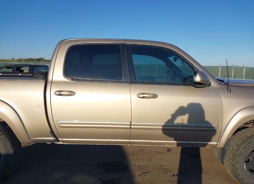 Photo 13 of 2005 Toyota Tundra SR5 V8 (VIN 5TBDT44145S495545)