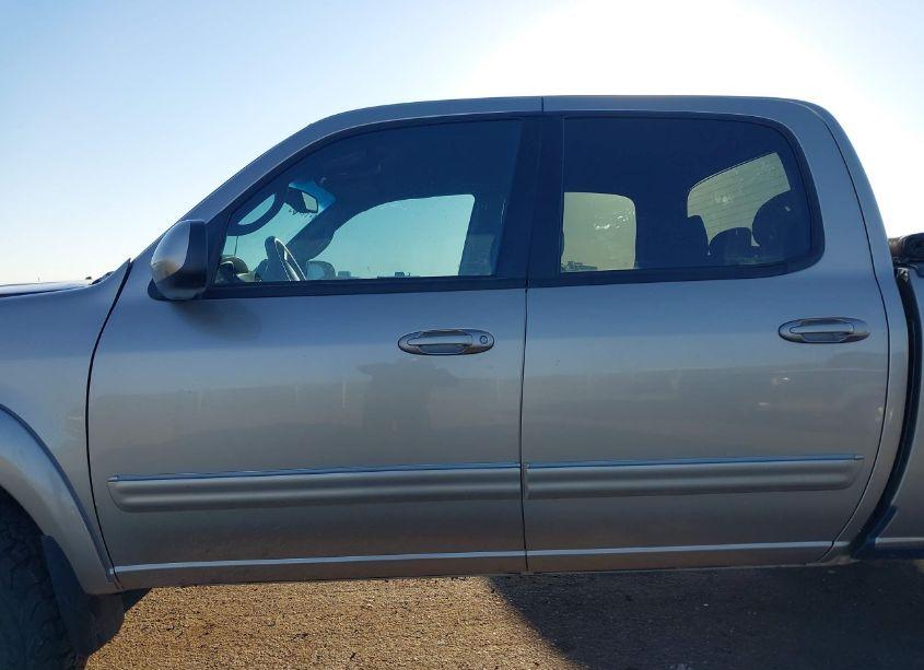 Photo 14 of 2005 Toyota Tundra SR5 V8 (VIN 5TBDT44145S495545)