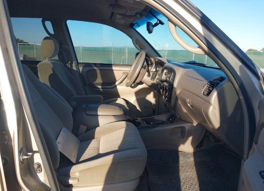 Photo 5 of 2005 Toyota Tundra SR5 V8 (VIN 5TBDT44145S495545)