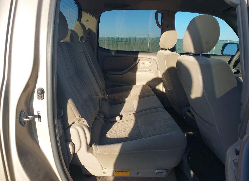 Photo 8 of 2005 Toyota Tundra SR5 V8 (VIN 5TBDT44145S495545)