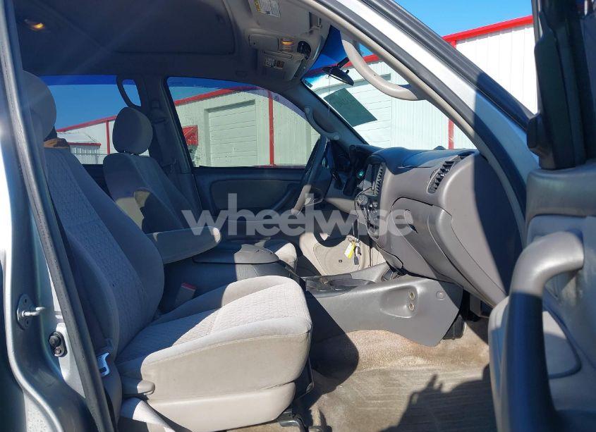 Photo 5 of 2006 Toyota Tundra SR5 V8 (VIN 5TBDT44146S522082)