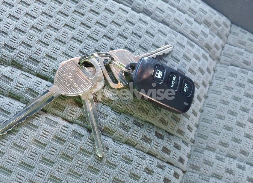 Photo 11 of 2005 Toyota Tundra SR5 V8 (VIN 5TBDT44155S484229)