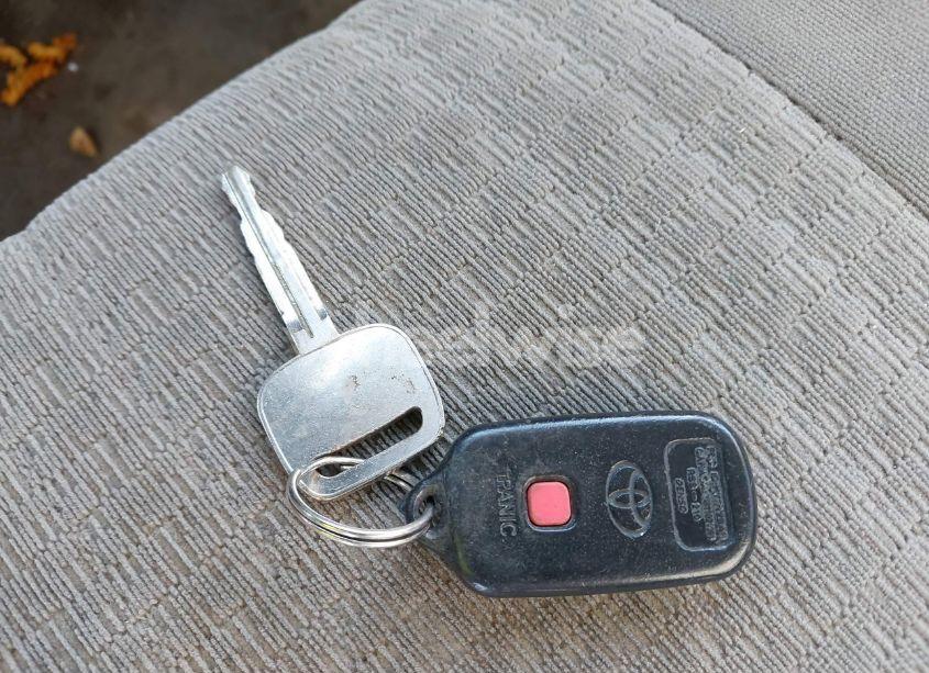 Photo 11 of 2004 Toyota Tundra SR5 V8 (VIN 5TBDT44164S456180)