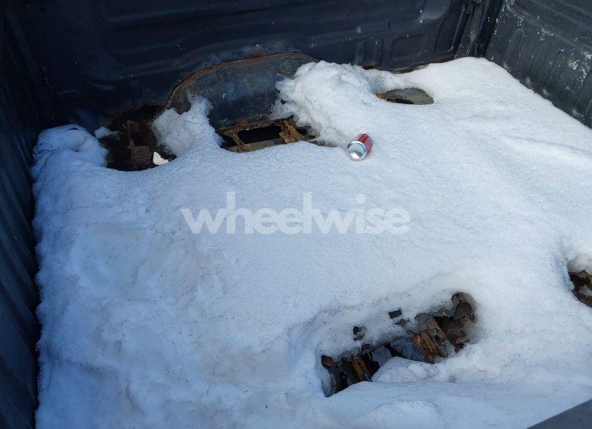 Photo 12 of 2004 Toyota Tundra SR5 V8 (VIN 5TBDT44164S456180)