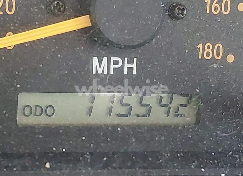 Photo 16 of 2004 Toyota Tundra SR5 V8 (VIN 5TBDT44164S456180)