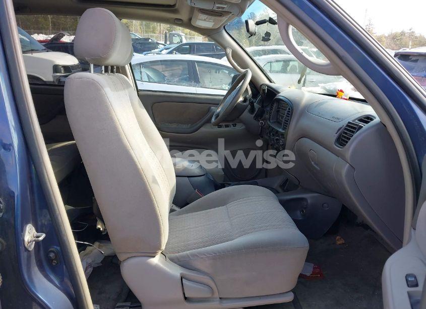 Photo 5 of 2004 Toyota Tundra SR5 V8 (VIN 5TBDT44164S456180)