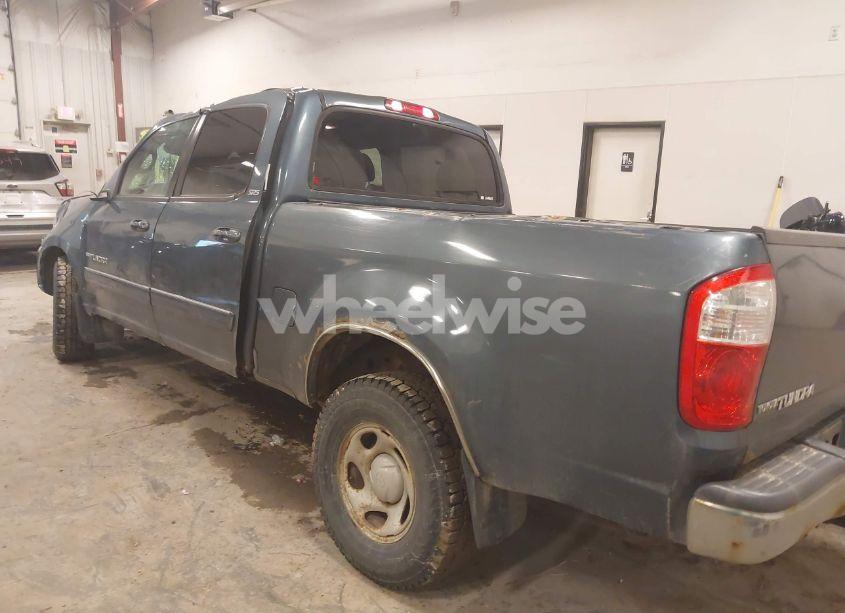 Photo 3 of 2005 Toyota Tundra SR5 V8 (VIN 5TBDT44165S501233)