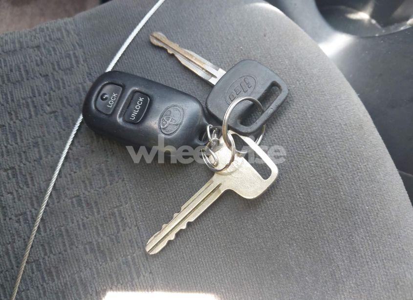 Photo 11 of 2004 Toyota Tundra SR5 V8 (VIN 5TBDT44174S434897)