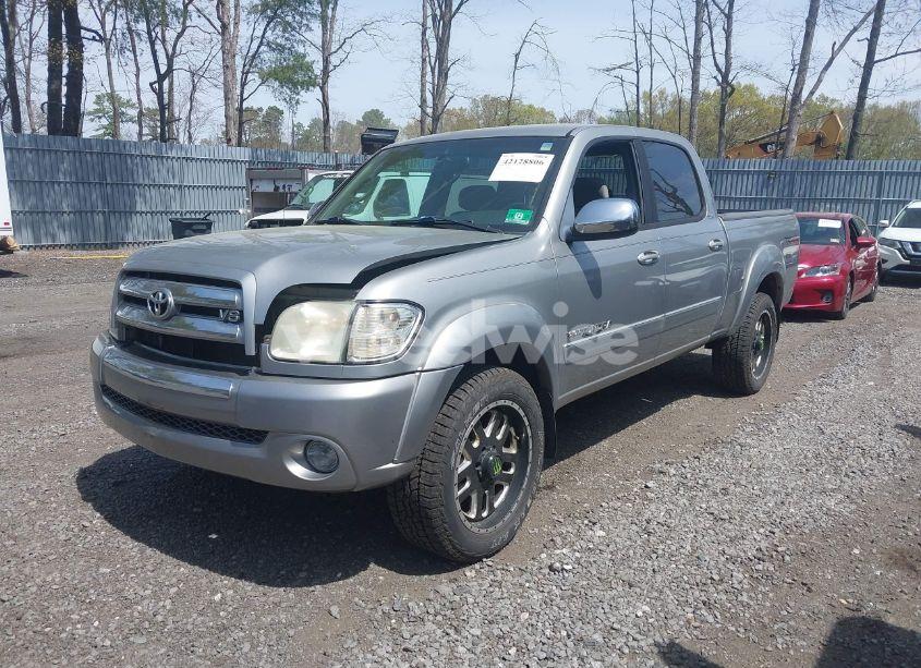 Photo 2 of 2004 Toyota Tundra SR5 V8 (VIN 5TBDT44174S434897)