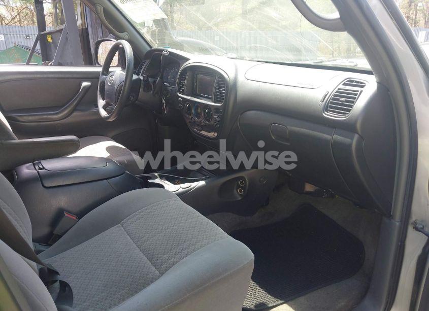 Photo 5 of 2004 Toyota Tundra SR5 V8 (VIN 5TBDT44174S434897)