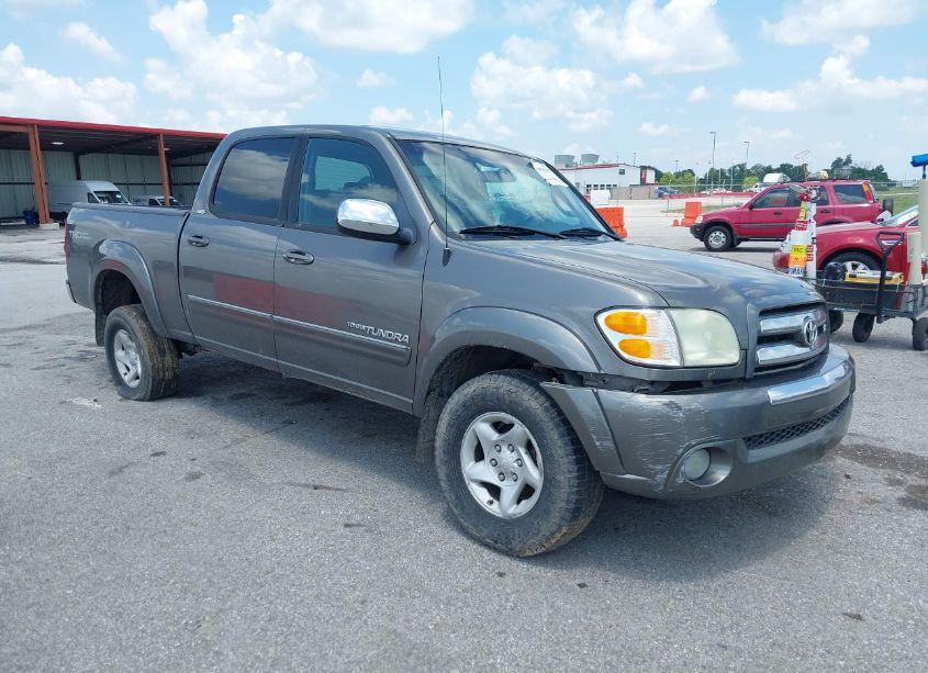 2004 Toyota Tundra SR5 V8 (VIN 5TBDT44174S439498) main photo