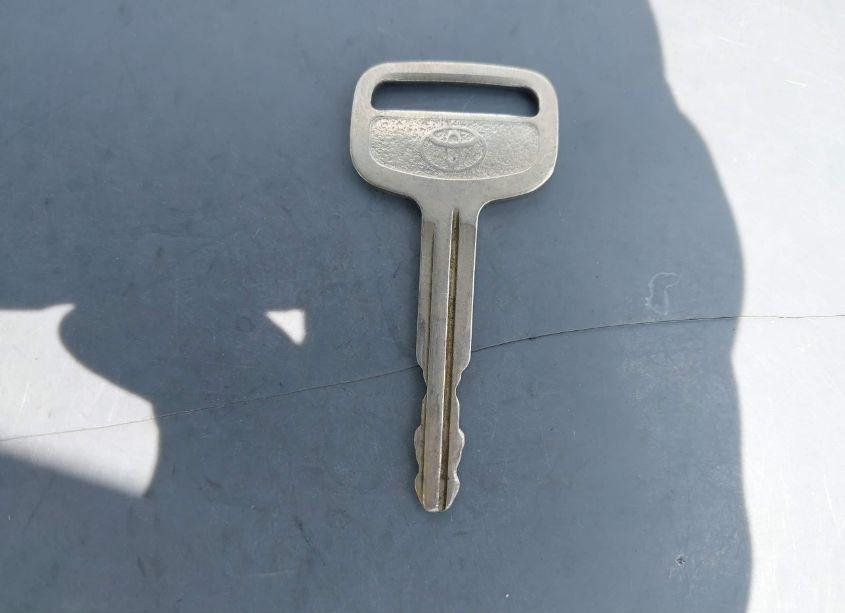 Photo 11 of 2004 Toyota Tundra SR5 V8 (VIN 5TBDT44174S439498)