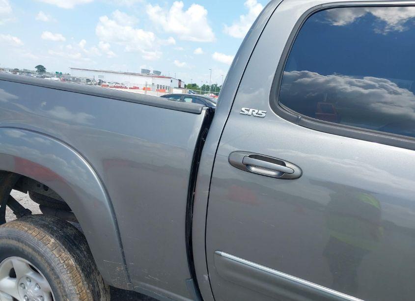 Photo 14 of 2004 Toyota Tundra SR5 V8 (VIN 5TBDT44174S439498)