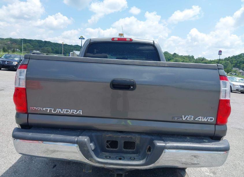 Photo 16 of 2004 Toyota Tundra SR5 V8 (VIN 5TBDT44174S439498)