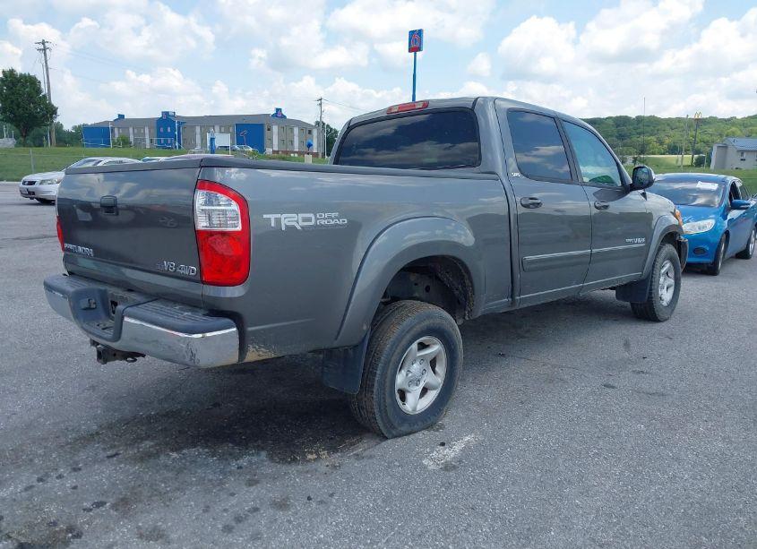 Photo 4 of 2004 Toyota Tundra SR5 V8 (VIN 5TBDT44174S439498)