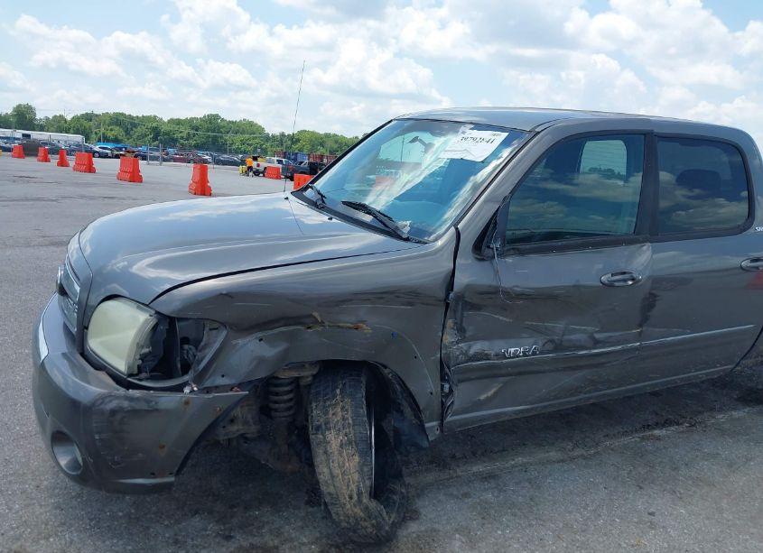 Photo 6 of 2004 Toyota Tundra SR5 V8 (VIN 5TBDT44174S439498)