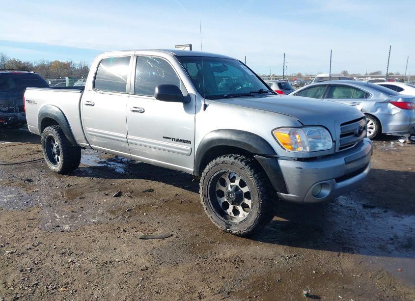 2005 Toyota Tundra SR5 V8 (VIN 5TBDT44175S472745) main photo