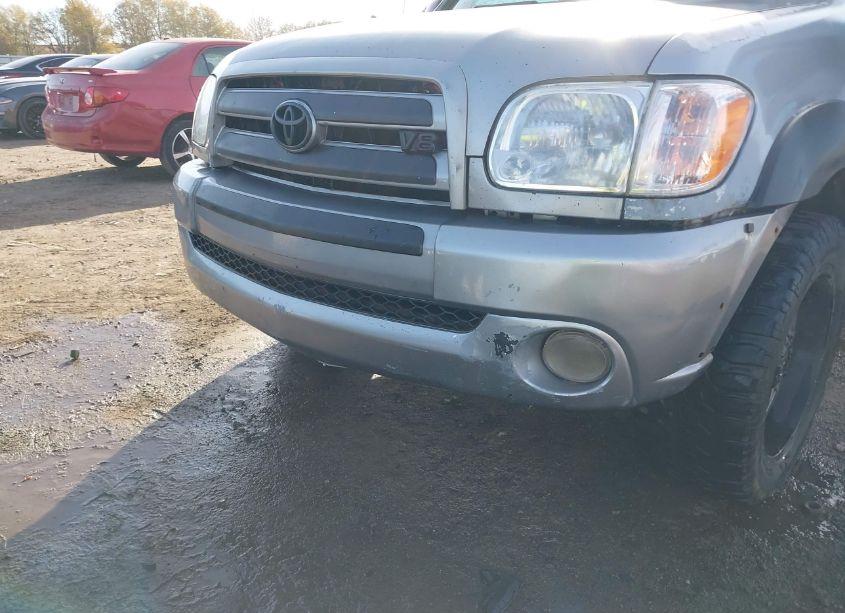 Photo 6 of 2005 Toyota Tundra SR5 V8 (VIN 5TBDT44175S472745)