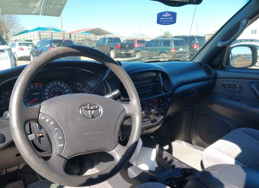 Photo 18 of 2006 Toyota Tundra SR5 V8 (VIN 5TBDT44176S517877)