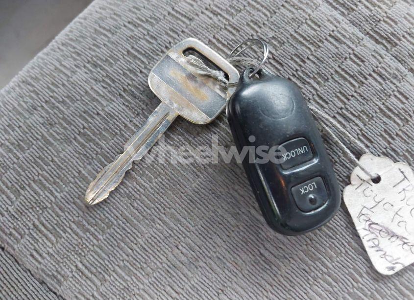 Photo 11 of 2006 Toyota Tundra SR5 V8 (VIN 5TBDT44176S545582)