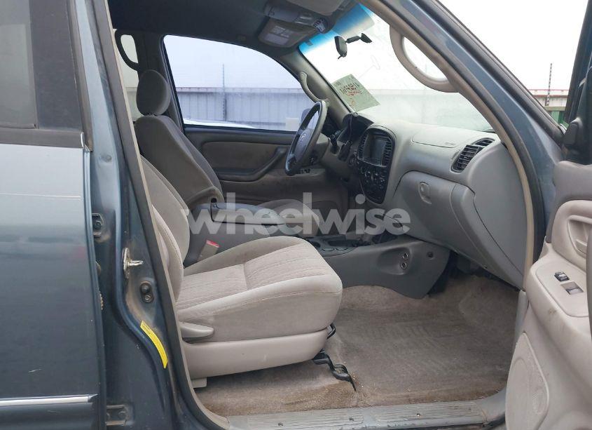 Photo 5 of 2006 Toyota Tundra SR5 V8 (VIN 5TBDT44176S545582)