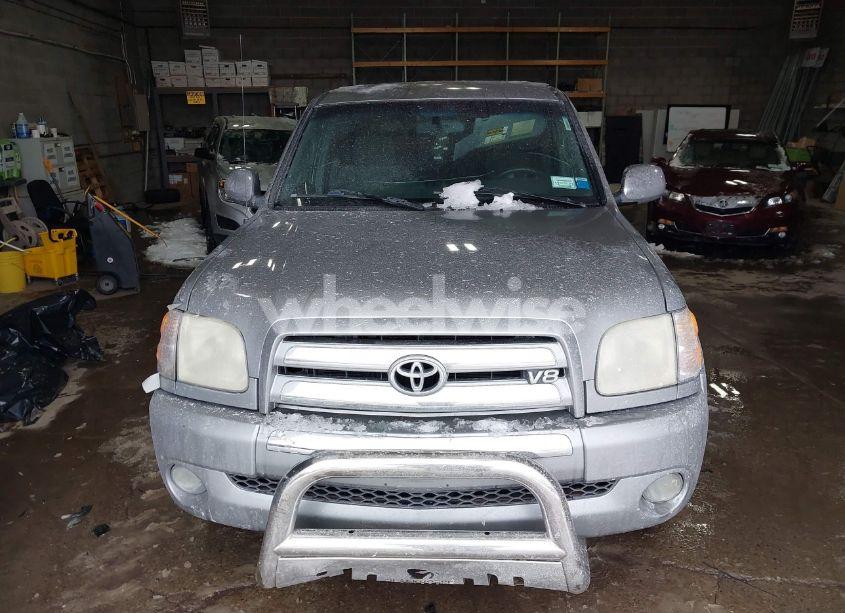 Photo 12 of 2004 Toyota Tundra SR5 V8 (VIN 5TBDT44184S443527)