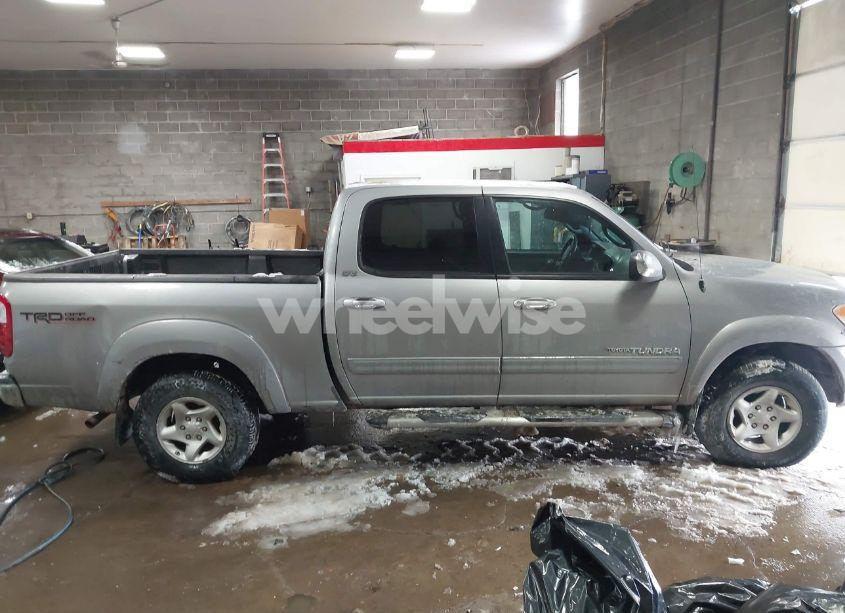 Photo 13 of 2004 Toyota Tundra SR5 V8 (VIN 5TBDT44184S443527)