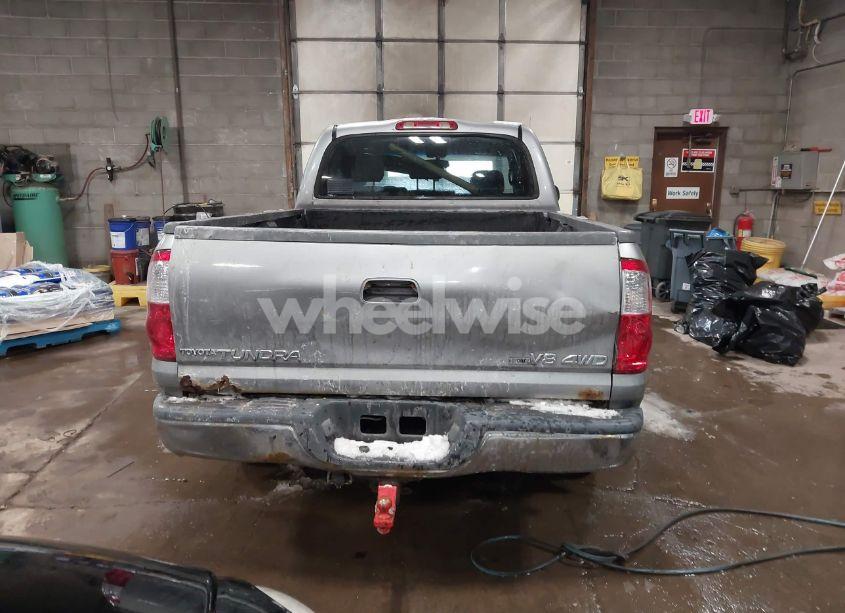 Photo 16 of 2004 Toyota Tundra SR5 V8 (VIN 5TBDT44184S443527)