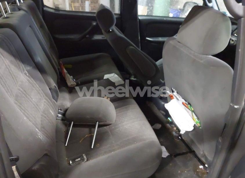 Photo 8 of 2004 Toyota Tundra SR5 V8 (VIN 5TBDT44184S443527)