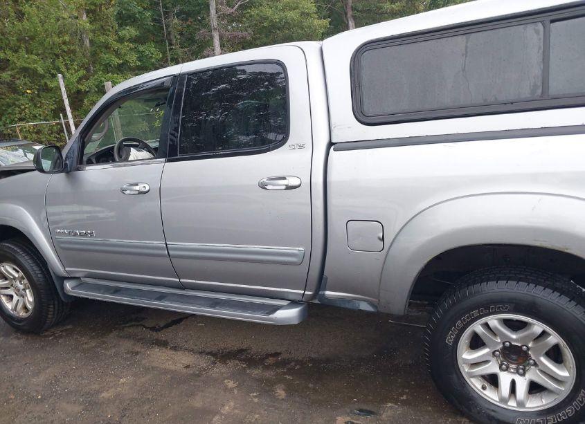 Photo 15 of 2005 Toyota Tundra SR5 V8 (VIN 5TBDT44185S468283)