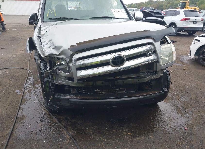 Photo 6 of 2005 Toyota Tundra SR5 V8 (VIN 5TBDT44185S468283)